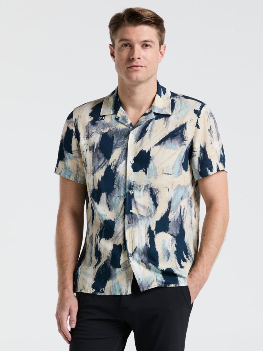 Perry Ellis - *NWT* Men’s Abstract Brush Stroke SS Button Down Shirt (Size: M)